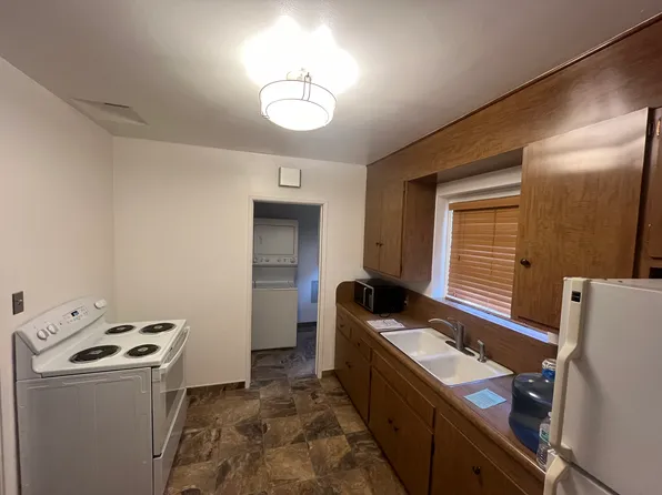 6447 Bellaire Ave, North Hollywood, CA 91606