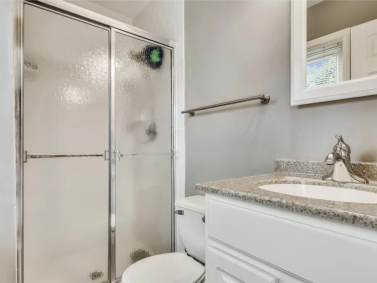 3rd floor Master bedroom ensuite bathroom