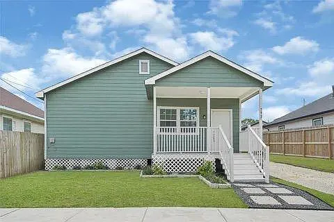7926 Hudson St — Photo 3