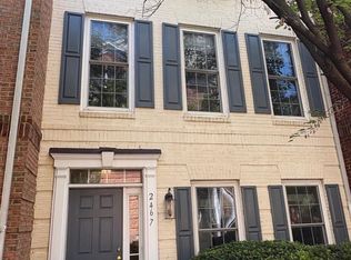 2467 Huntington Park Dr, Alexandria, VA 22303