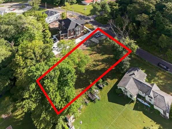 1217 Kiefer Creek Rd, Ballwin, MO 63021