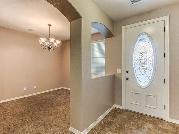 5th image of 14569 Hunters Grove Ave