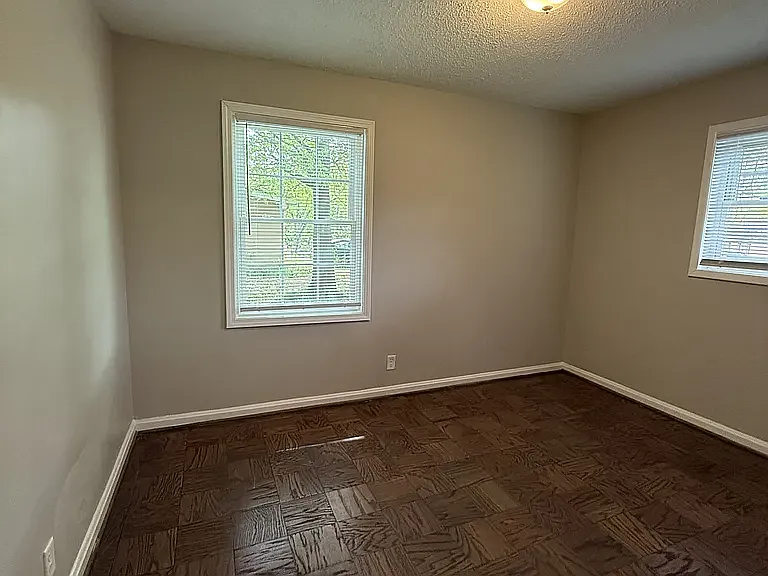 537 Grant St — Photo 4