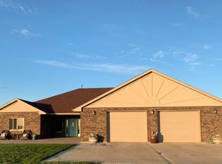 11100 100th St NW, Minot, ND 58703