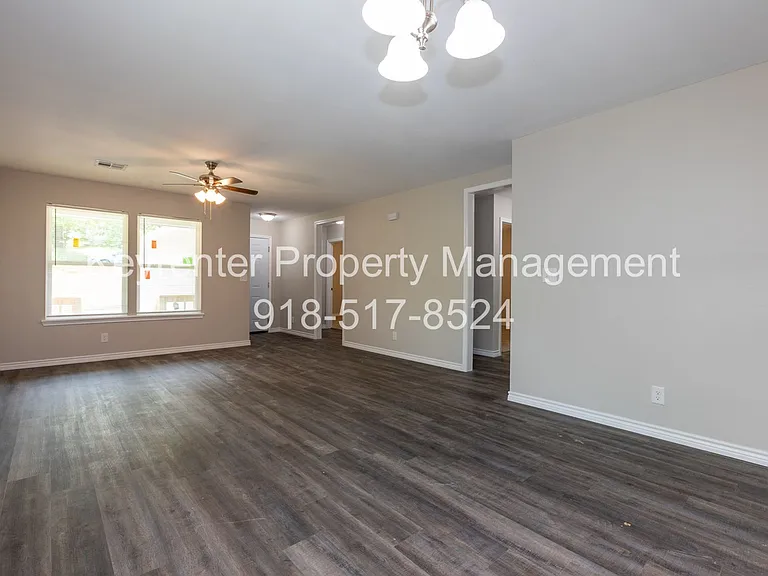 808 N Franklin Ave — Photo 9