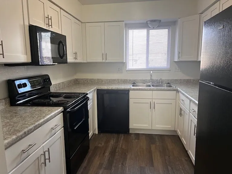 Villages on Madison Apartments — Photo 127