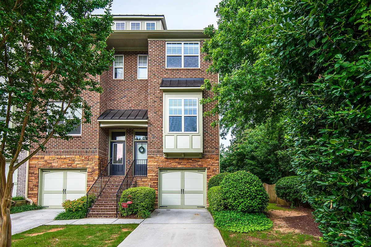 Photo 1 of 18 - 2056 Cobblestone Cir - Atlanta, GA Primary Photo - 2056 Cobblestone Cir