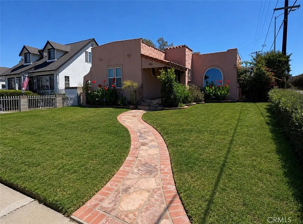 3 bed, 1584 sqft, $3,850 — Photo 2
