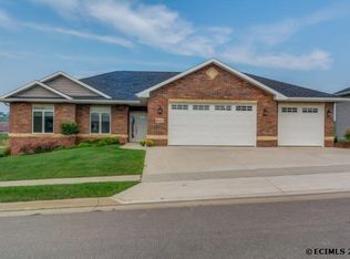 6545 Kingsley Ct, Dubuque, IA 52003
