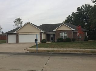 107 Kels Dr, Hallsville, MO 65255