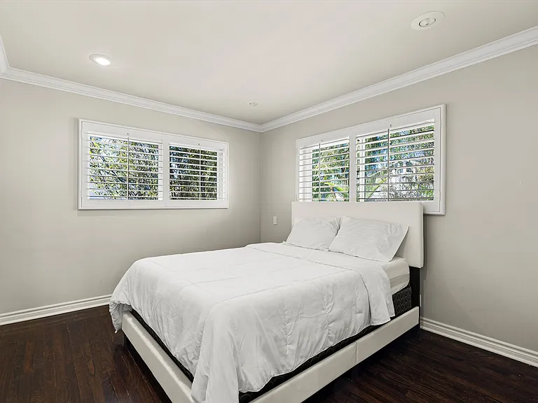 2130 Santa Fe Ave — Photo 12