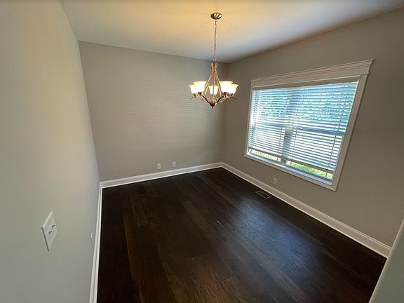 5th image of 301 Hemp Ct