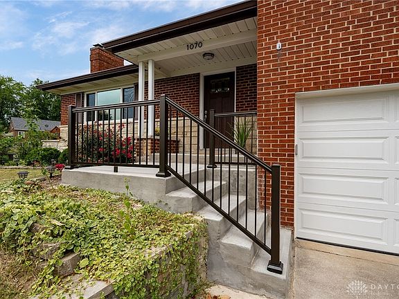 3rd image of 1070 Shangrila Dr