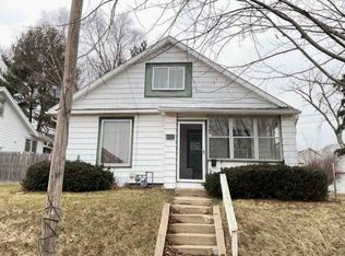 822 W Elk St, Freeport, IL 61032
