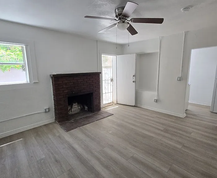 110 Mesa St SE #110 — Photo 2