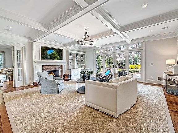 5th image of 52 Mitchell Pl