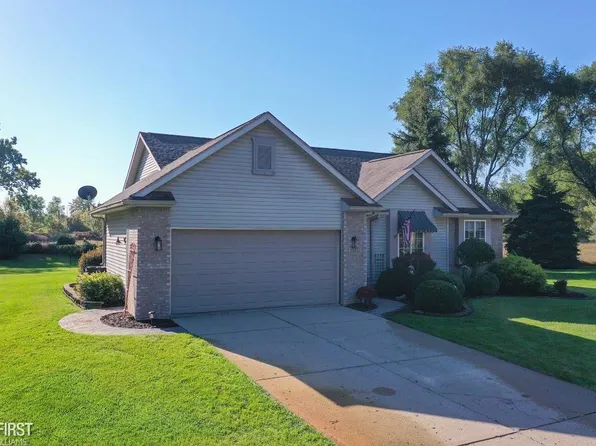 2433 Fenton Creek Ln, Fenton, MI 48430