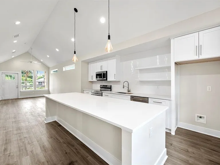 6832 Morrow St #B — Photo 16