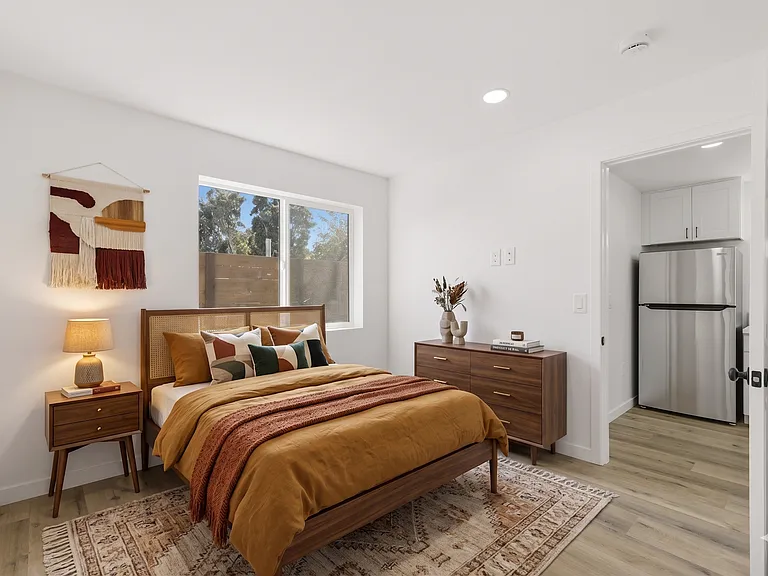 Combe Way Commons — Photo 60