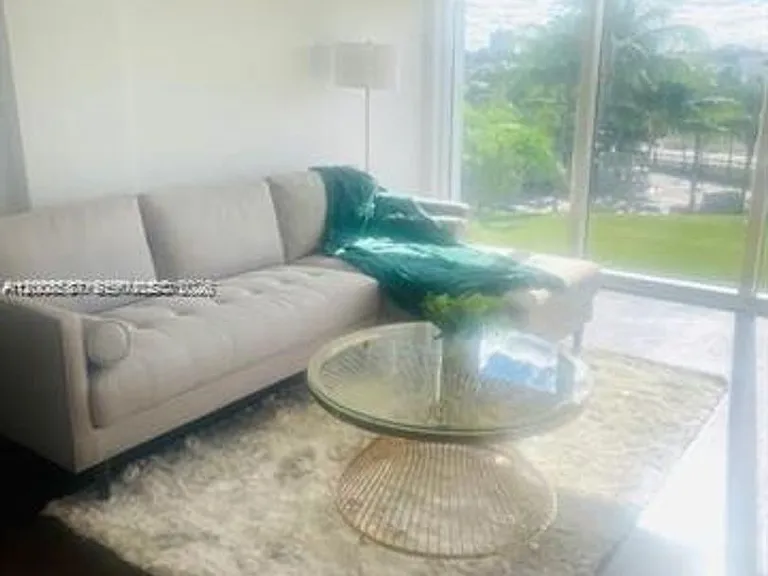 10275 Collins Ave #327 — Photo 3