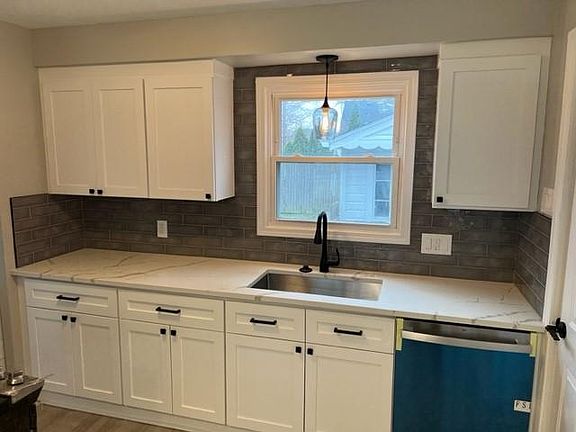 4th image of 4248 Olivia Ave