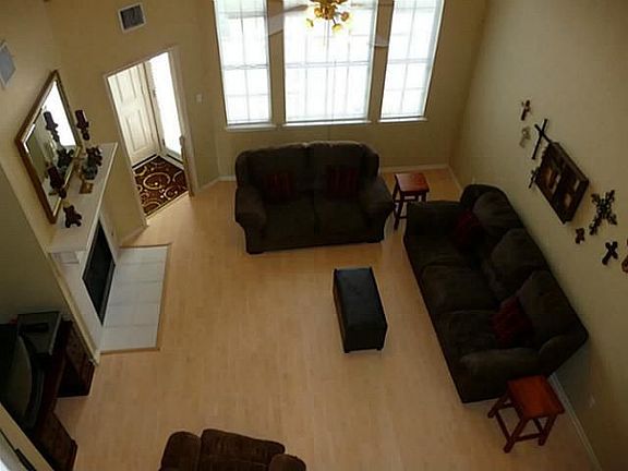3rd image of 1228 Hillcrest Dr