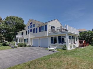 104 Camden Rd, Narragansett, RI 02882