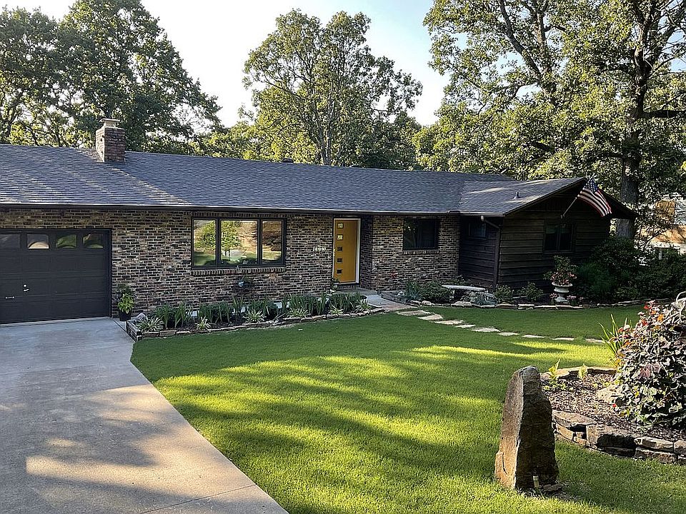 1st image of 1635 W Shadowridge Dr