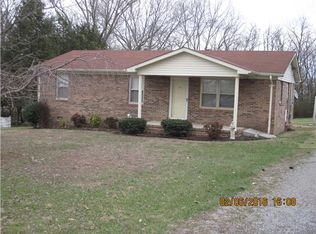 570 Meadowbrook Dr, McMinnville, TN 37110