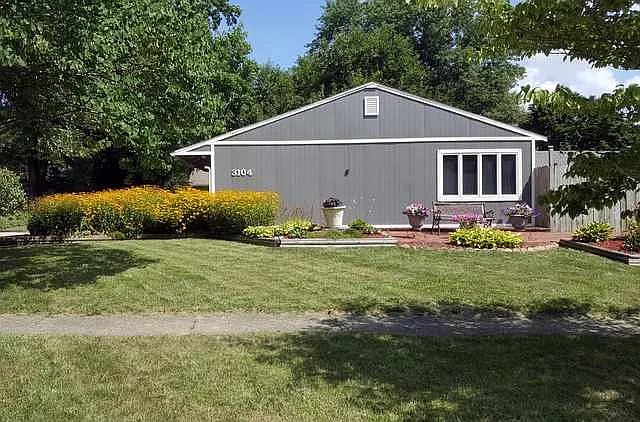 3104 W Daniel St photo 1
