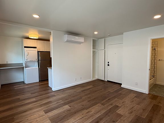 5th image of 1156 N Madison Ave #7
