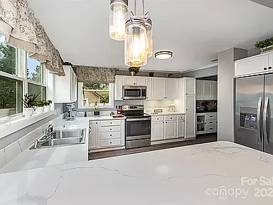 2 bed, 2090 sqft, $2,000 — Photo 2