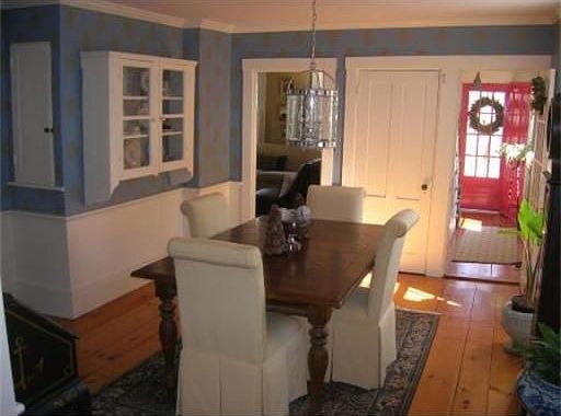 5th image of 28 Barstow Ave