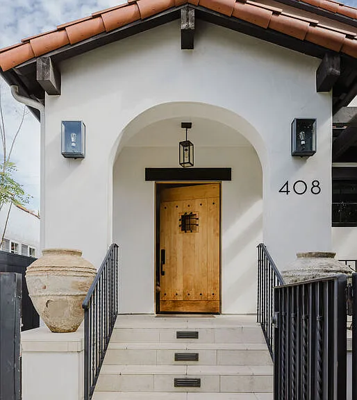 408 Westbourne Dr — Photo 3
