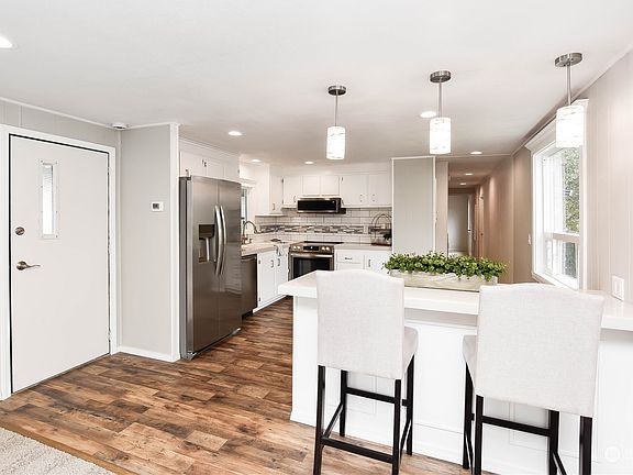 3rd image of 18501 52nd Avenue W #73