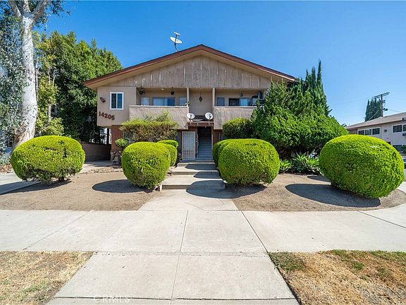 3rd image of 14205 Burbank Blvd
