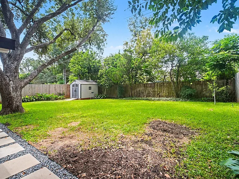 9323 Meadowbriar Ln — Photo 38