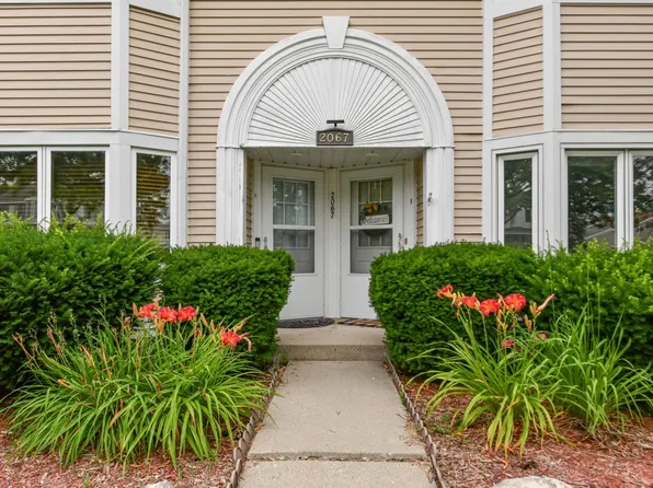 2067 Cliff-Alex COURT SOUTH South #1, Waukesha, WI 53189
