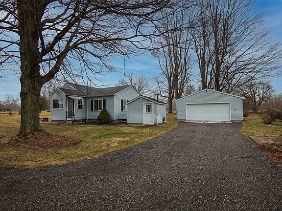 3rd image of 13853 Ridge Rd