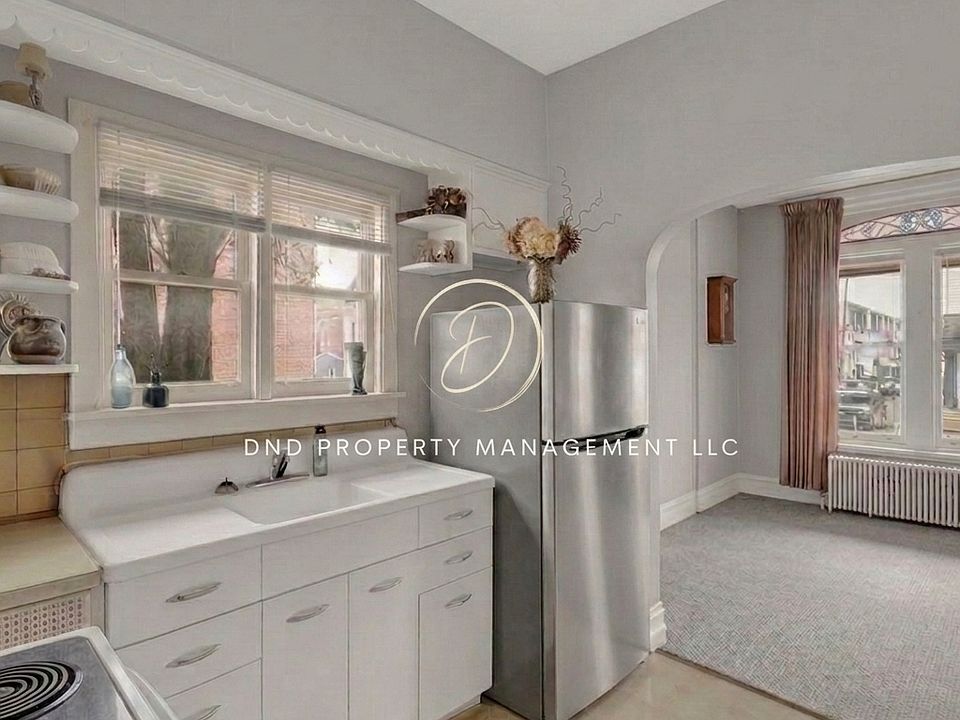 2nd image of 529 Windsor St #1F