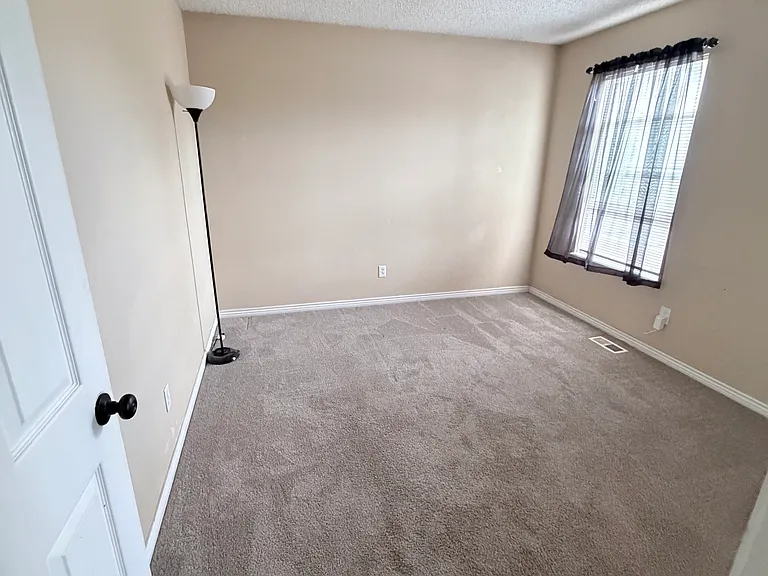115 Comanche Ct — Photo 3