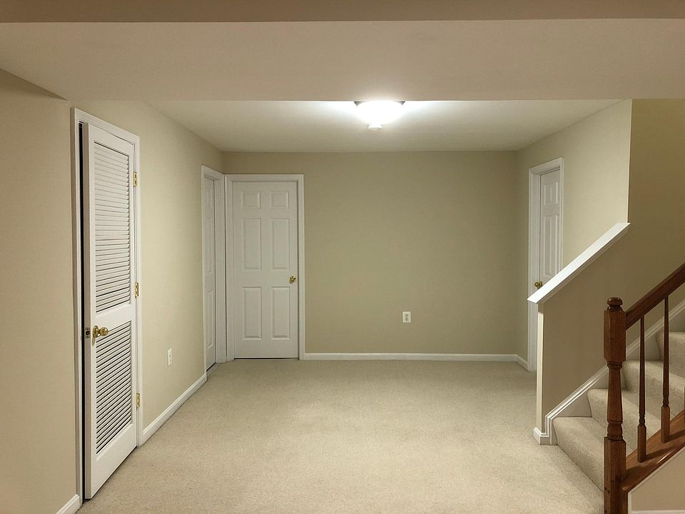 1st image of 851 Rockford Sq NE
