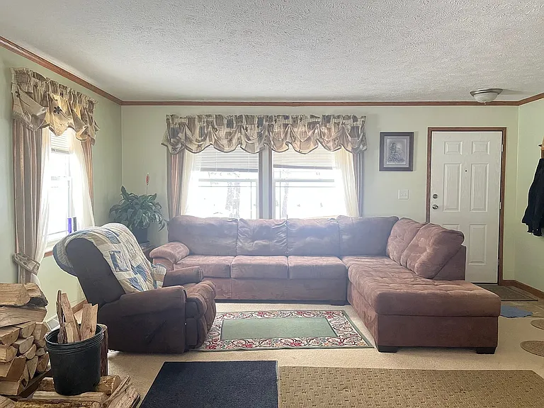 6812 Conrad Rd — Photo 4