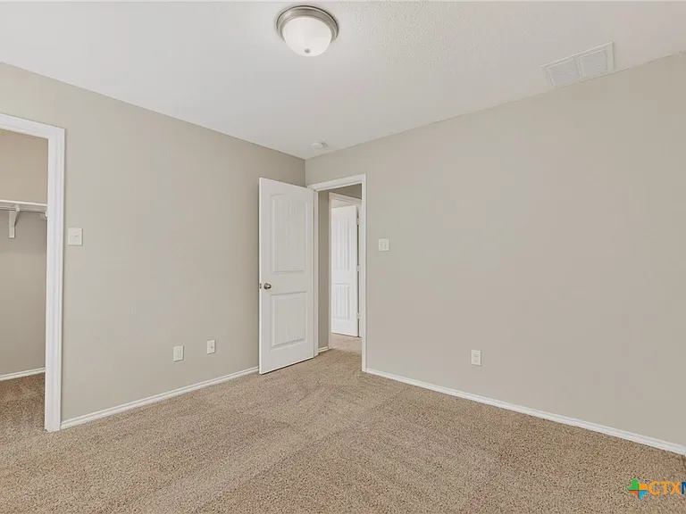 429 Sheepshank Dr — Photo 31