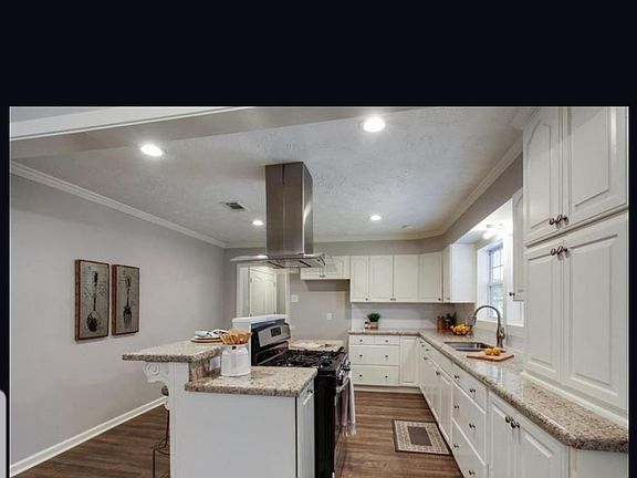 3rd image of 333 Champagne Cir