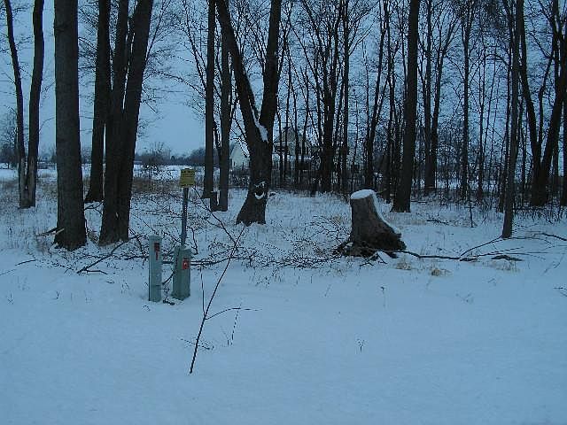 2nd image of 201 N Geeck Rd