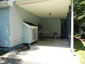 810 OPWY carport
