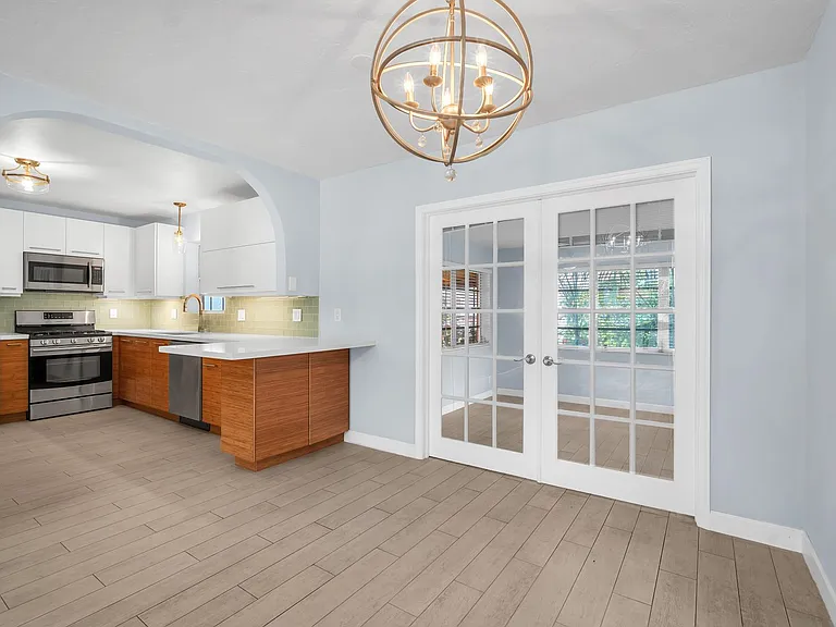 1351 Van Buren St — Photo 12