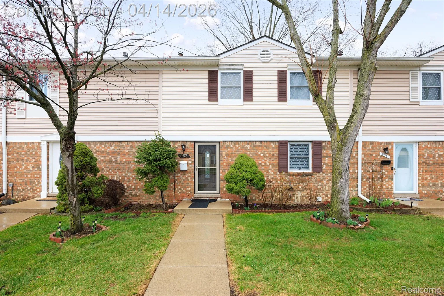 933 Kirts Blvd photo 1