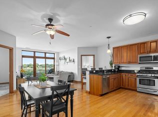 160 S River St UNIT 409, Aurora, IL 60506